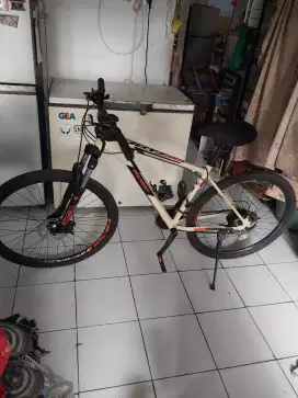Di Jual Sepeda MTB Polygon