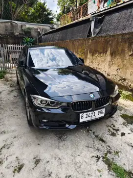 BMW F30 320i sport black on black limited edition bonus 45 jutaan