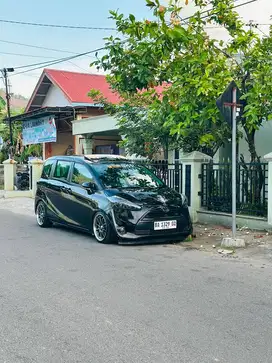 Toyota sienta 2018