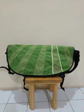Tas besar crumpler hijau