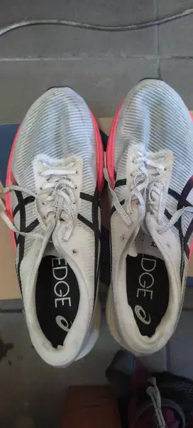 ASICS Metaspeed Edge +