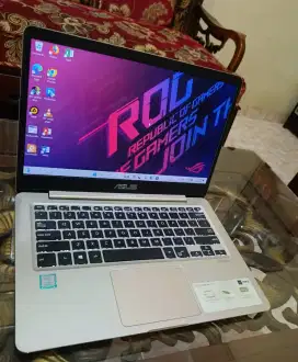 Laptop Asus Core i7 RAM 8GB SSD Mulus Slim