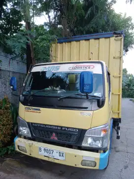 2 Unit truck Carter dan Hino Dutro