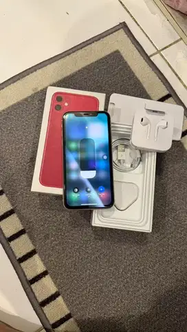Dijual Iphone 11 White 64GB Mulus Lengkap Terdaftar