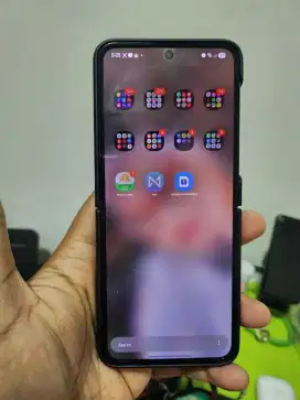 Galaxy Z Flip 4 Hitam 256 GB