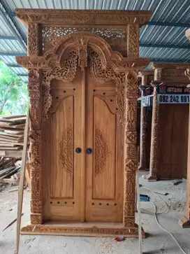 gapura 150x260 pintu kupu tarung