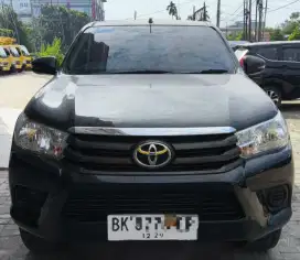 Hilux Double Cabin 4x4 E 2019 Hitam