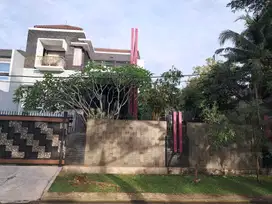Dijual Rumah Cantik di Bukit Golf Cimanggis View Danau