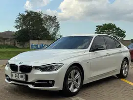 BMW F30 320i SPORT LOW KM 59rb 2014 PUTIH TANGAN PERTAMA RECORD ASTRA