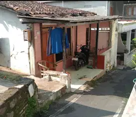 Rumah dekat RS karyadi di gajahmungkur semarang