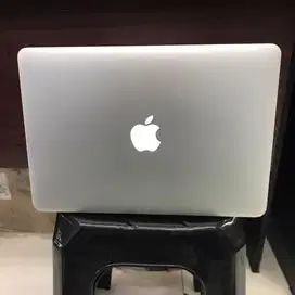 Apple macbook pro 13” 2015 core i5 ram 8gb ssd 128gb second