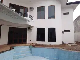 Rumah Bagus 2 lt luas strategis siap huni di jagakarsa Jakarta Selatan