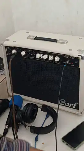 JUAl AMPLI GITAR, MIC, MIXER Cort AF30 30 Watt.