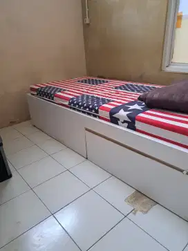ranjang tanpa kasur