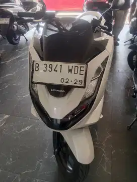 Honda PCX 160 2023 Km 9000 - Maulana Motor