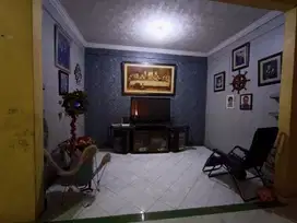 RUMAH LELANG MURAH BANGET 2 lantai siap huni di Jl. Srimanis No. 7