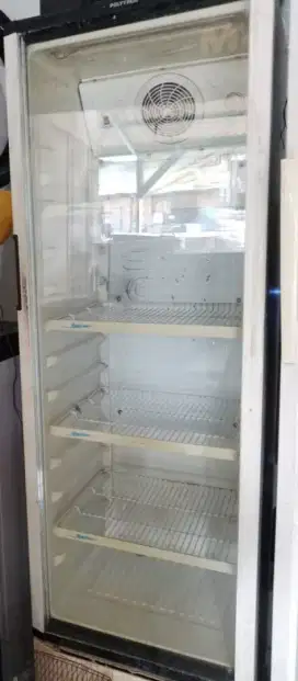 Dijual cepat kulkas Kudus es batusopkis