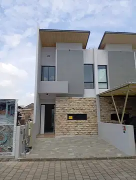 Rumah 2 lantai Kokoh Bagus siap huni strategis di Jatibening Bekasi