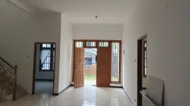Rumah Dharmahusada Mas DEKAT GALAXY MALL, SIAP HUNI