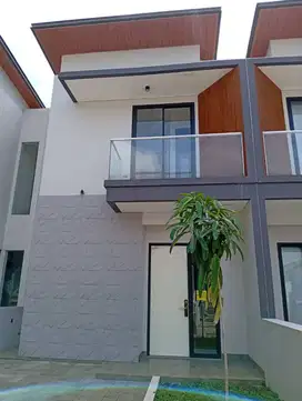 Rumah 2 lantai Kokoh strategis siap huni di Jatibening Bekasi