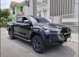 Hilux 2.4 V 4x4 at / matic 2023 # km rendah