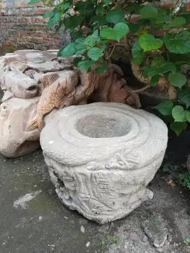 Umpak lesung batu candi