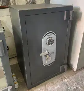 Brankas Solingen Digital T 1 meter Brangkas Tahan Api Safety Box