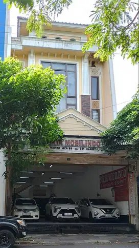 Dijual Ex Showroom Mobil cocok buat kantor,bank atau restaurant dll