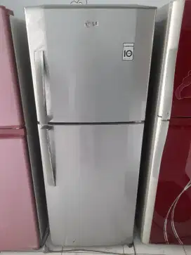 Kulkas 2 Pintu LG . Second . Bergaransi