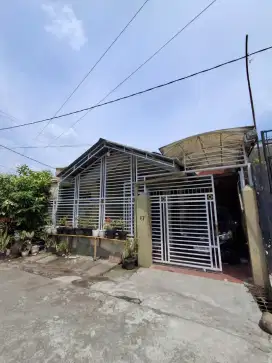 Dijual Rumah 1,1/2 lantai Type 136. Perumnas Mandala