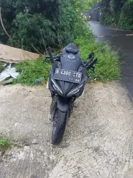 CBR 150 BLACK 2016
