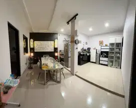 Dijual Rumah Full Renov  Semi Furnished di The Green BSD Nego
