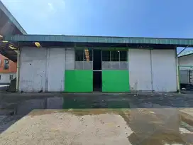 Gudang bisa dilalui container 40 feet, di Jln KH. Hasyim Ashari,Pinang