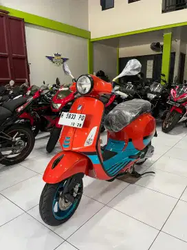 (SPM) Vespa Primavera 150 Abs I-Get 2023 Limited Edition, Low KM