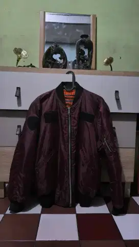 Jaket Bomber Polos Maroon