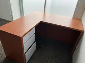 Meja Kerja Letter L