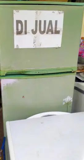Kulkas Sharp 2 pintu