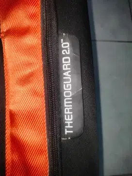 Tas raket tenis badminton WILSON TOUR THERMO GUARD 2.0