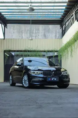 BMW 530i G30 LUXURY LINE 2017