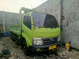 Hino Dutro Engkel Long 4 Roda 110SDL Bak