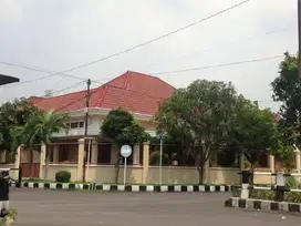 Rumah HOOK Manyar Pusat Kota Row Jalan Utama Perumahan