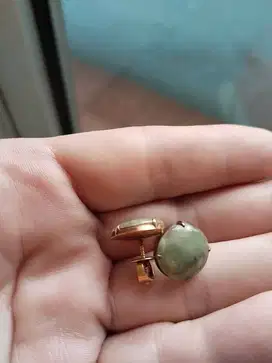 2pasang (4pcs) anting giok imperial emas tahun 1960an lokasi rsud cen
