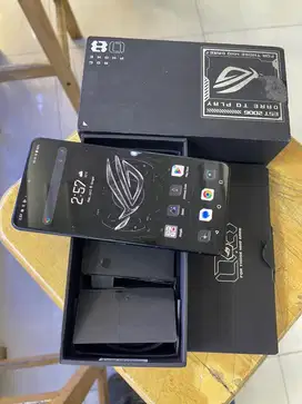 Asus ROG Phone 8 Garansi resmi Like new