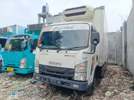 Isuzu Giga NMR 71 SDL Long Dobel 6 Roda Box Freezer
