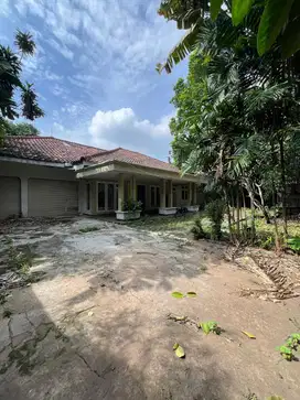 FOR SALE KEMANG  RUMAH TUA HITUNG TANAH BEST LOCATION, BEBAS BANJIR RO