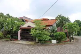 Rumah HOOK Terawat Siap Huni Gayung Kebonsari dekat Raya A Yani