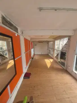 Di kontrak kan ruko lokasi strategis, kawasan blok m m.