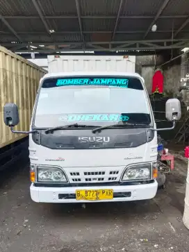 Isuzu elf Nkr 55 th 2016