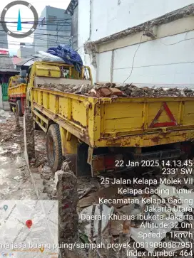 Urugan puing dan buang sampah