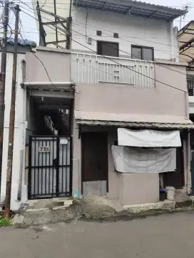 Rumah di kontrakan di daerah warung buncit jakarta selatan